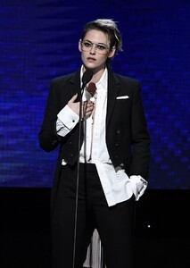 kristen-stewart-2019-annual-american-cinematheque-awards-1.jpg