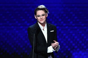 kristen-stewart-2019-annual-american-cinematheque-awards-10.jpg