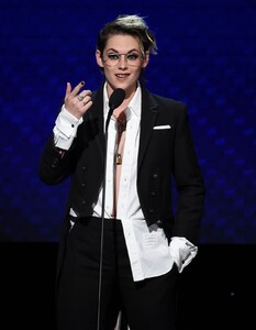 kristen-stewart-2019-annual-american-cinematheque-awards-8.jpg