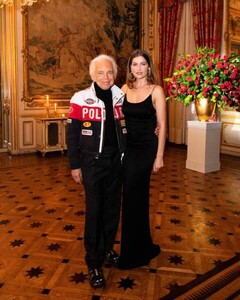 laetitia-casta-prend-la-pose-avec-ralph-lauren-au-coeur-de-l-hotel-particulier-marcel-dassault.jpg