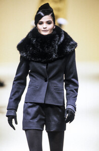 lanvin-fw-1989-1.thumb.jpg.36c00657dd2db0d74565eb2f0f815f4e.jpg