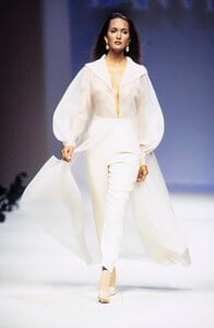 lanvin-ss-1993-5.thumb.jpg.8f1de07a2c16c07e8c766f36f673d73e.jpg