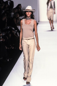 marc-jacobs-ss-2000-2.thumb.jpg.eb2fb059adf918cf718cc70e8b9f7500.jpg