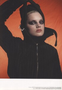 mask_guineviere_van_seenus_photography_andres_serrano_styling_anastasia_barbieri_mixte_n_11_autumn_200_1.jpg