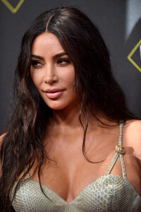 picturepub-kim-kardashian-003.jpg