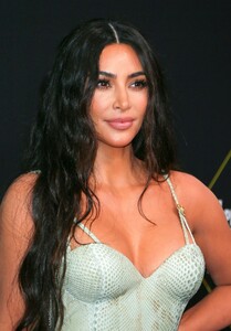 picturepub-kim-kardashian-028.jpg