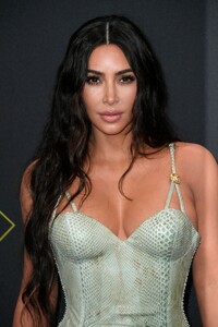 picturepub-kim-kardashian-043.jpg