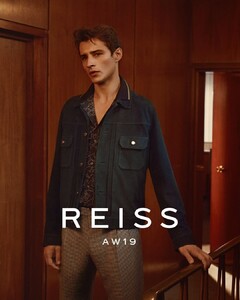 reiss_68921509_2451549858413241_4397576460766869799_n.jpg