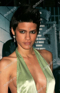 state-property-2-film-premiere-new-york-america-shutterstock-editorial-519333i.thumb.jpg.d1fe5aa6759f0e8bb57889a96876b6e1.jpg