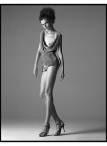 stella-tennant-versace-atelier-fall-winter-1997-98-c2a9-richard-avedon.thumb.jpg.4d72816db77de2e61c9ad74615407cfc.jpg