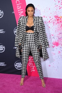 tyra-banks-american-influencer-awards-2019-0.jpg