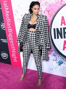 tyra-banks-american-influencer-awards-2019-8.jpg