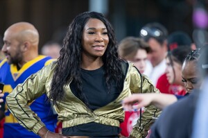 venus-williams-chicago-bears-vs-la-rams-at-los-angeles-memorial-coliseum-11-17-2019-4.jpg