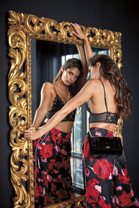 victorias-secret-beauty-holiday-gift-guide-2019-sara-very-sexy-long-line-satin-pant-velvet-bag-hi-res.jpg