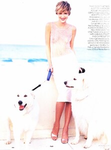 vogue_uk_mar_1998_10.thumb.jpg.e481973cb5883226dfd64d5c2072d578.jpg