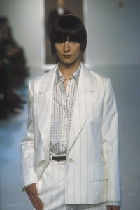 yves_saint_laurent_ws_2000_13.thumb.JPG.201a7f99c0a337fd20560e76e2fa71b8.JPG