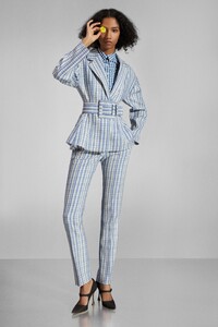 00001-Carolina-Herrera-Pre-Fall-2020.thumb.jpg.45c1a88f0c14d6dd1e391203da3d669d.jpg