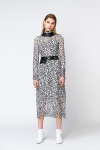 00001-Yigal-Azrouel-Pre-Fall-2020-credit-Matthew-Sgambati.thumb.jpg.ef2f8c26c213b1f2033ca94114171d4c.jpg