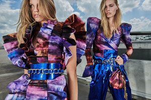 00001-balmain-vogue-resort-2018-pr.thumb.jpg.30ea1806e50cc8d59e951fbe754533b1.jpg