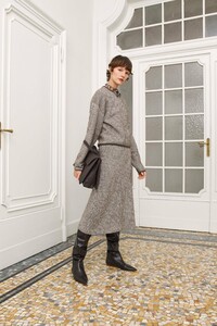 00002-Agnona-Pre-Fall-20.thumb.jpg.61e0544d40011d4b25130014d4c13032.jpg