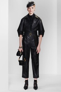 00002-christian-dior-pre-fall-2020.thumb.jpg.6dcef2eb7a3b5d669b495b52db7b45ae.jpg