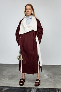 00003-3.1-Phillip-Lim-Pre-Fall-2020.thumb.jpg.8c06598ba9c974c4b7550d1aca6a921e.jpg