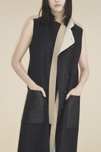 00004-Akris-Pre-Fall-2020.thumb.jpg.79d014e2e0bec6021b4addc225b1693a.jpg