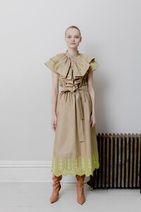 00004-adam-lippes-pre-fall-2020.thumb.jpg.75fbcf155a63404f965de4957aef218c.jpg