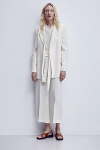 00004-theory-pre-fall-2020.thumb.jpg.797a62e8f94b3cd6bd11638069004125.jpg