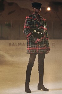 00005-BALMAIN-Pre-Fall-2020.thumb.jpg.dc68ef7925b909b110acc08b2f6a2058.jpg