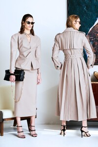 00005-Christian-Siriano-Pre-Fall-2020.thumb.jpg.3b125cb885162f97249761bd2c49db90.jpg