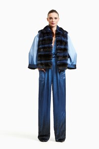00005-dennis-basso-pre-fall-2020-credit-Masato-Onoda.thumb.jpg.5c1ae7d0d7eb3b4202b54ed2ecbc51bc.jpg