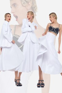 00005-norma-kamali-pre-fall-2020.thumb.jpg.0cd0bf66e984191e9057c058d015ed94.jpg