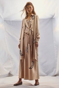 00005-tory-burch-pre-fall-2020.thumb.jpg.db4f0676430caacf7aa274d8e5bb424c.jpg