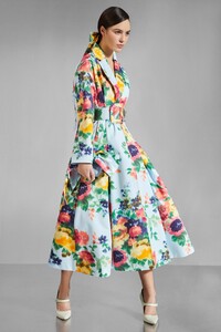 00007-Carolina-Herrera-Pre-Fall-2020.thumb.jpg.9311143e15ff0d311cd417ee14d927d3.jpg
