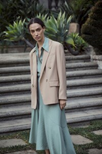 00007-Vince-Pre-Fall-20.thumb.jpg.bfd21a3f3bb3e8eddeb7757a96e86011.jpg
