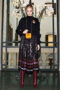 00008-Valentino-Pre-Fall-2020.thumb.jpg.0f344320d75fa8c6d2a100ed0f33fbc3.jpg