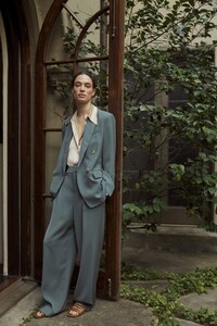 00009-Vince-Pre-Fall-20.thumb.jpg.3ce937deaa0fc813bbdb86bb9d18623a.jpg