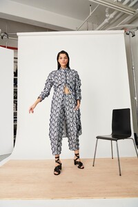 00009-Zero-Maria-Cornejo-Pre-Fall-2020-credit-Matthew-Kristall.thumb.jpg.b50c8a411ab77436048537c9423a665d.jpg