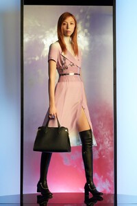 00009-altuzarra-pre-fall-2020.jpg