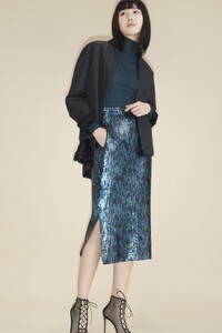 00012-Akris-Pre-Fall-2020.thumb.jpg.2a76e40e51162e9fd3b5f593e863297a.jpg