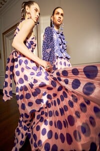 00012-Ulla-Johnson-Pre-Fall-20-Credit-Stanglymayr.thumb.jpg.6e3b0d8bf3f78628757e6e995ffd4320.jpg