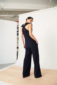 00012-Zero-Maria-Cornejo-Pre-Fall-2020-credit-Matthew-Kristall.thumb.jpg.af0777fd7f23106d4bd3584ad67517b9.jpg