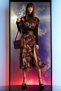 00012-altuzarra-pre-fall-2020.thumb.jpg.bcac19d3962f3f17004f64e7595b8848.jpg