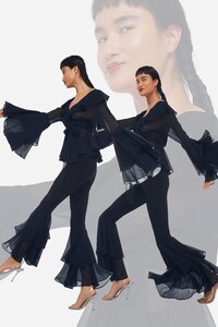 00012-norma-kamali-pre-fall-2020.thumb.jpg.687f64c2d9199fd1ca9baaf0c905efbf.jpg