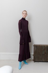 00013-adam-lippes-pre-fall-2020.thumb.jpg.2afd345befb4737f35d6324a1e5b53d2.jpg