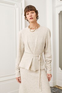 00014-Agnona-Pre-Fall-20.thumb.jpg.d5423fbd5acdf3266f58f69513f6437d.jpg