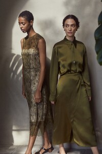 00014-Vince-Pre-Fall-20.thumb.jpg.8b20fc46c04da41cda18c024de135cd0.jpg