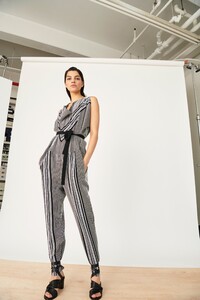 00014-Zero-Maria-Cornejo-Pre-Fall-2020-credit-Matthew-Kristall.thumb.jpg.5115364b07d2822a4a455b32f95266e5.jpg