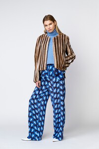 00015-Yigal-Azrouel-Pre-Fall-2020-credit-Matthew-Sgambati.thumb.jpg.9de1cb5135db3aa82634f4ca6cb9600c.jpg